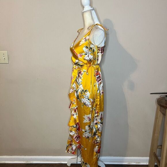 NWOT ASTR The Label Floral Satin Wrap Dress - Picture 4 of 8